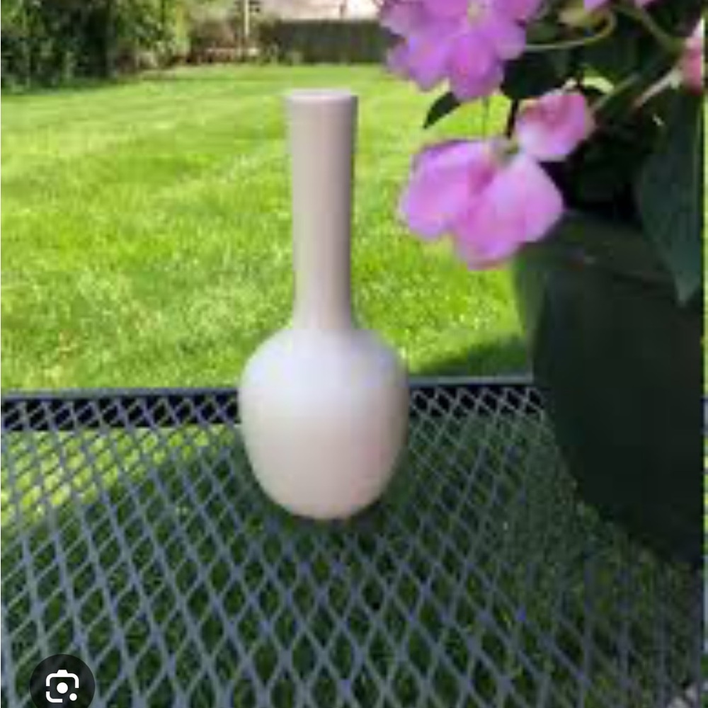 Royal Haeger Elegant White Ceramic Vase